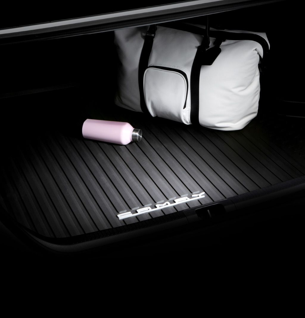 트렁크 매트 (고무) KRW 165,000 (VAT 포함, 공임 별도)